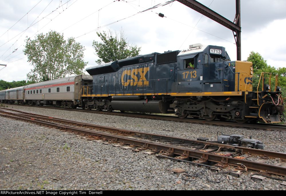 CSX 1713 on W001 Geometry train